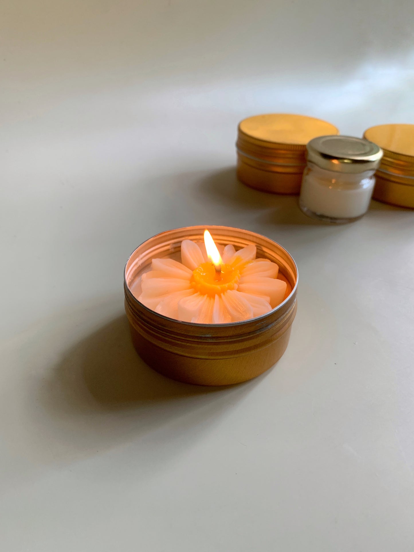 Daisy Dreams Tin Candle