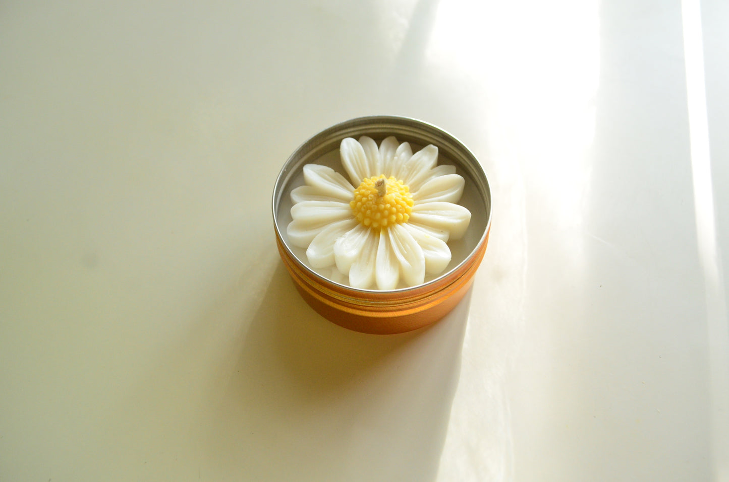 Daisy Dreams Tin Candle