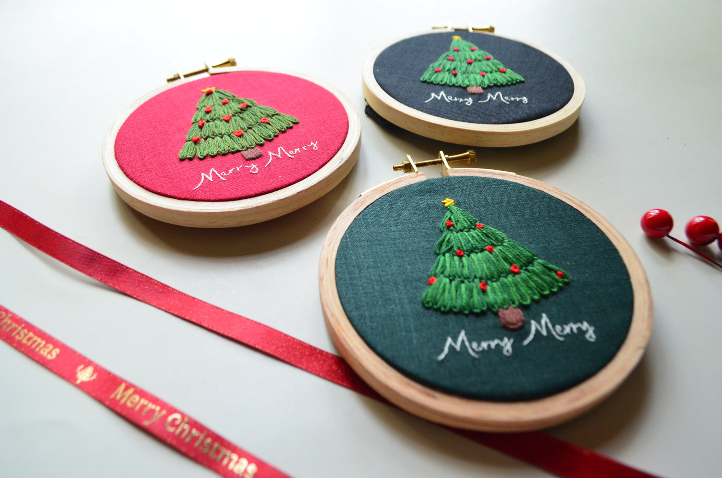 Set of 10 Merry Merry - 4” Ornament