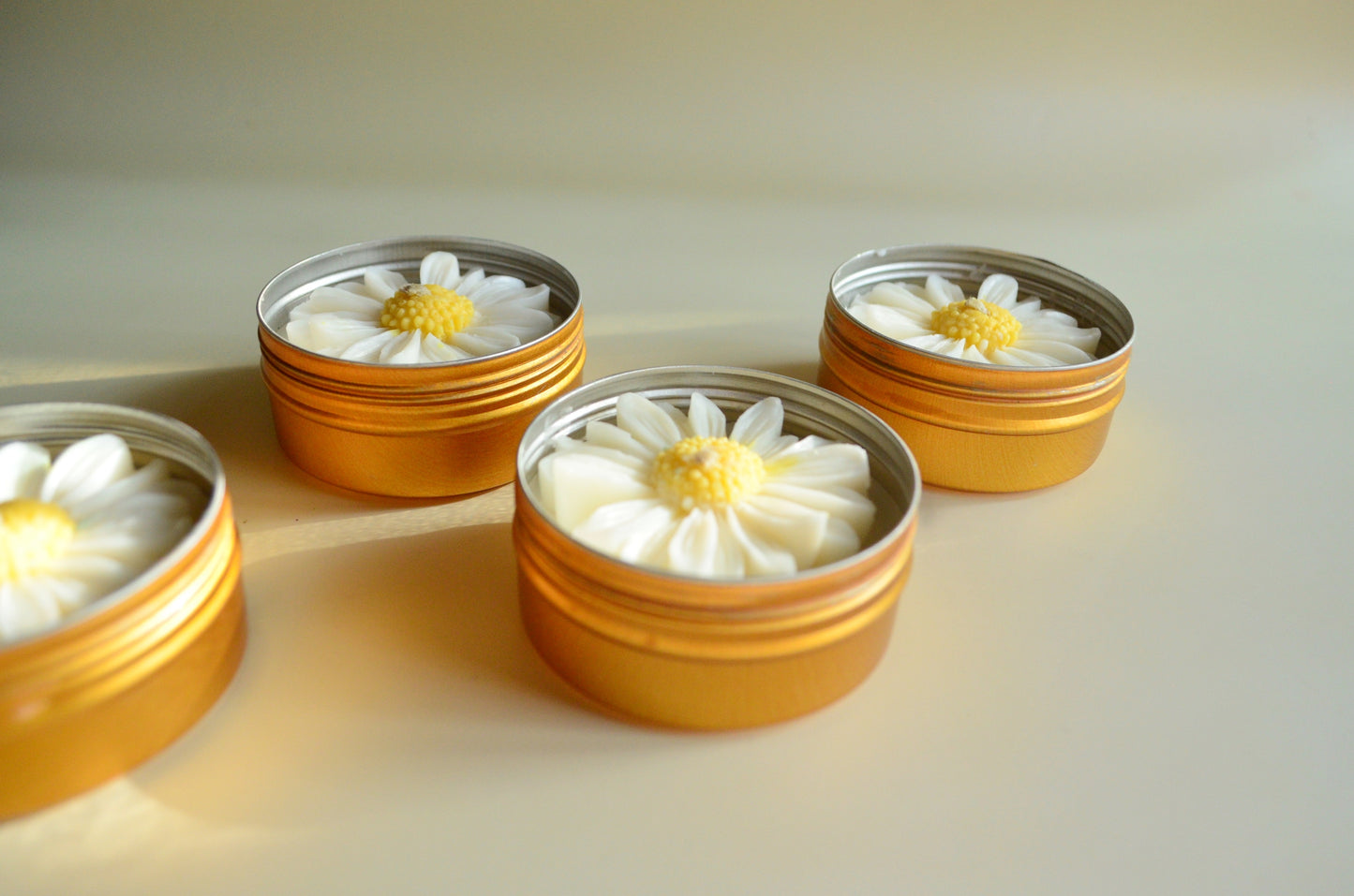 Daisy Dreams Tin Candle