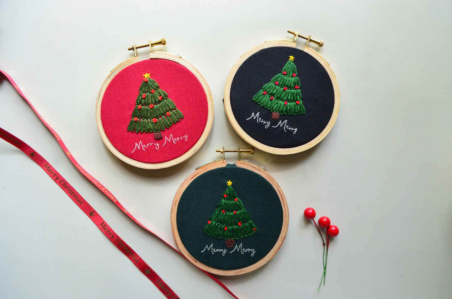 Set of 10 Merry Merry - 4” Ornament