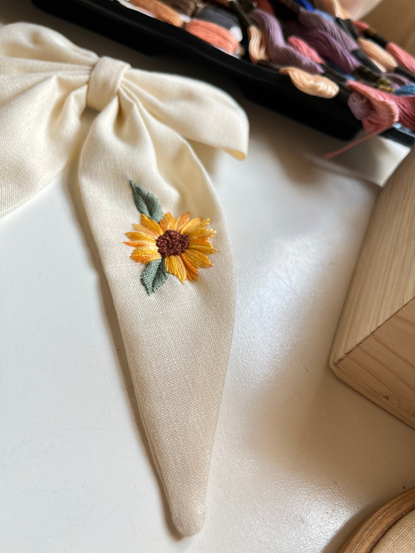 Sunflower Trails Tailed Bow