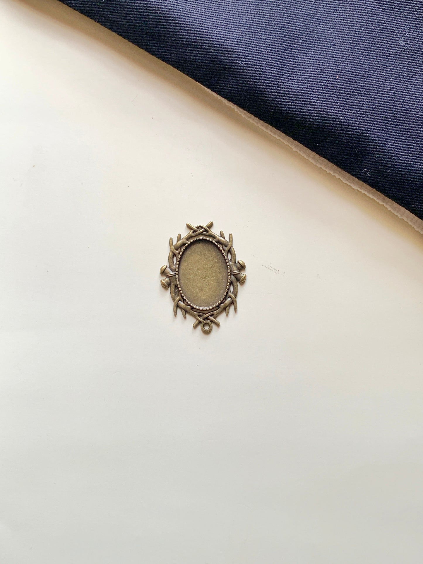 Antique Pendant Base 12