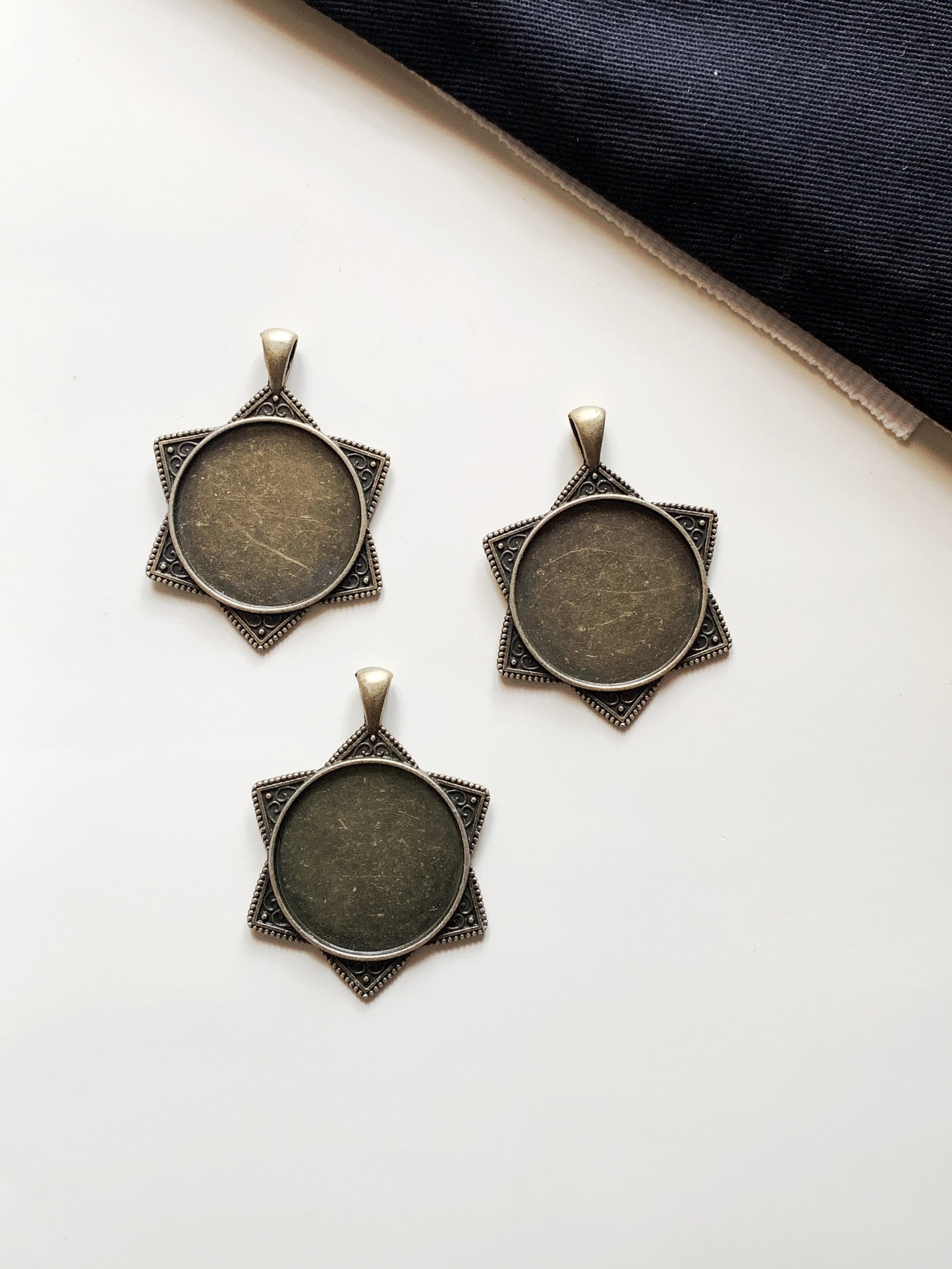 Antique Pendant Base 8