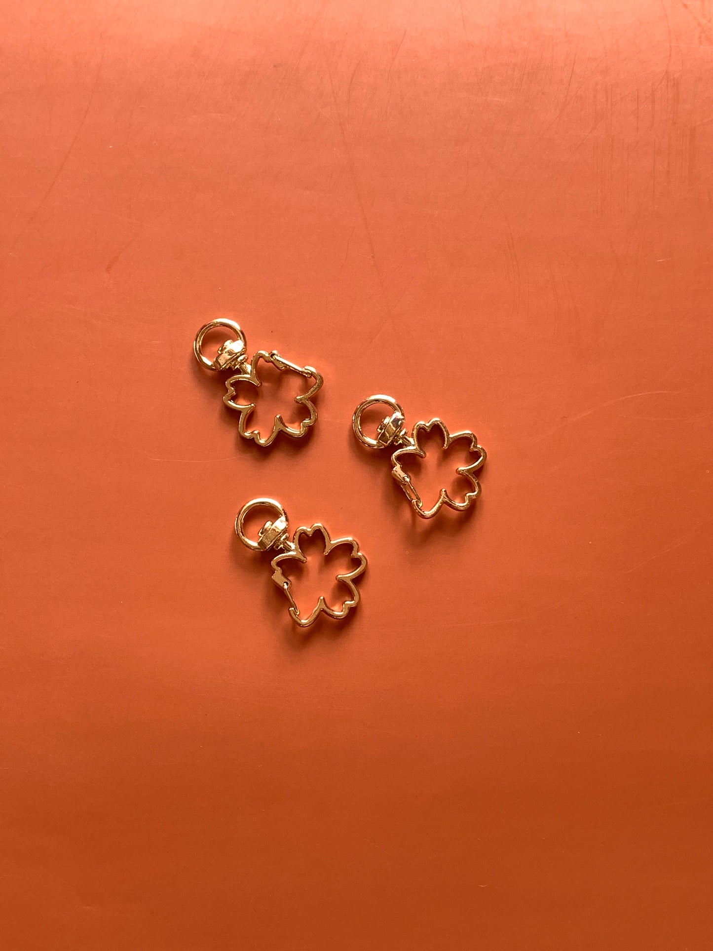 Flower Lobster Hook Gold