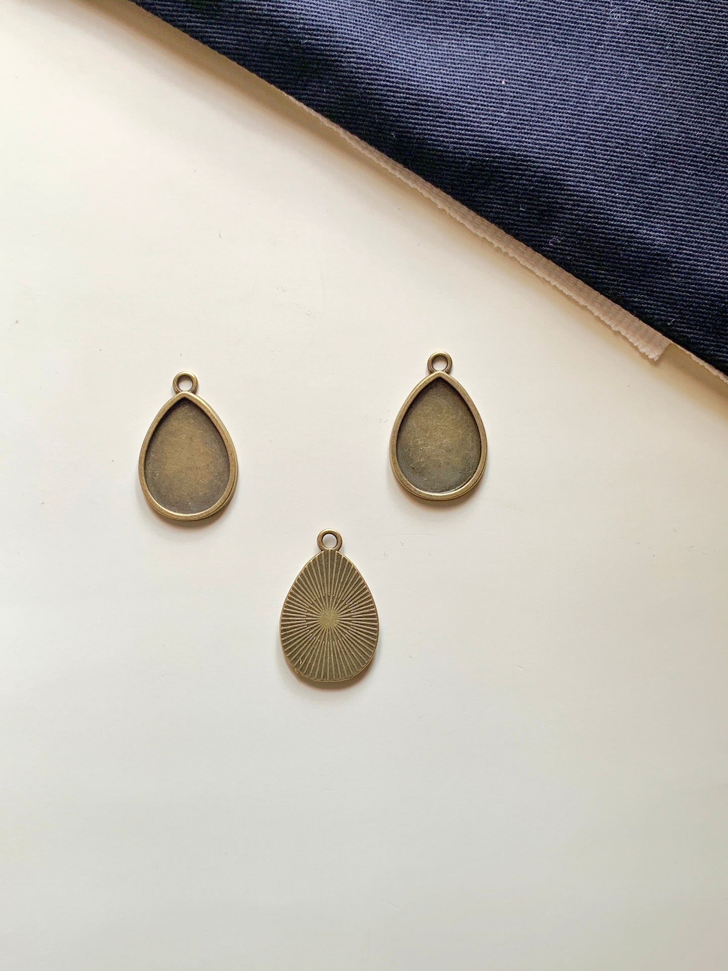 Antique Pendant Base 15