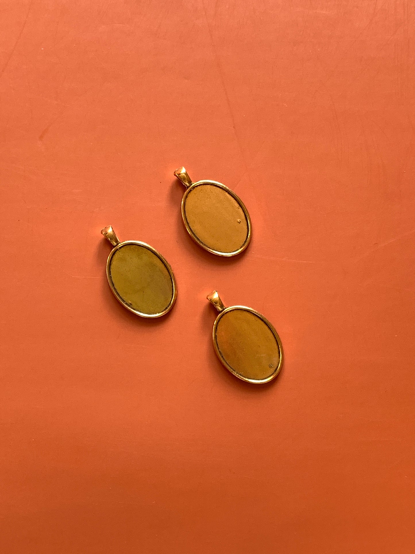 Oval Vertical Pendant Base - Gold