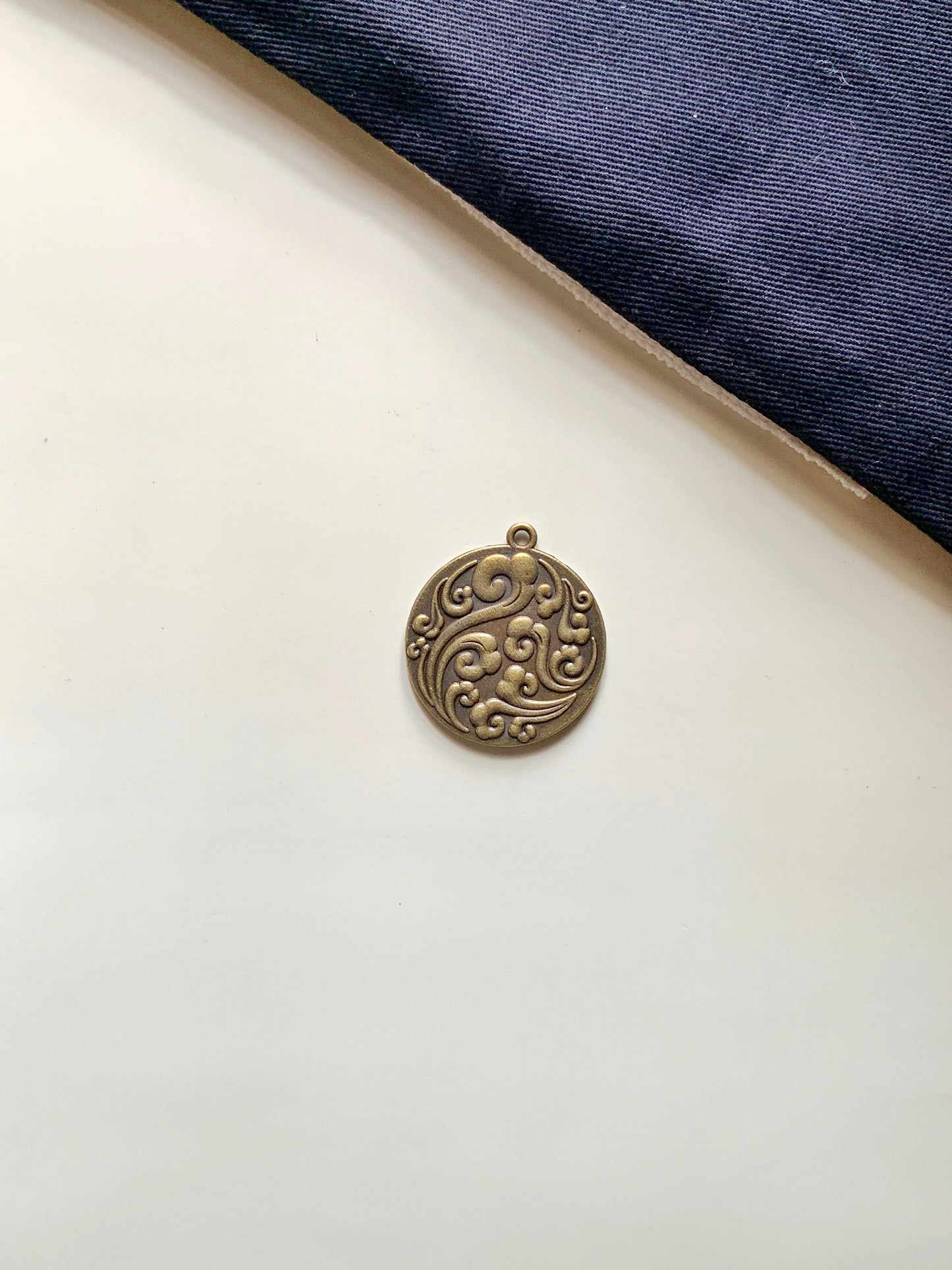 Antique Pendant Base 16