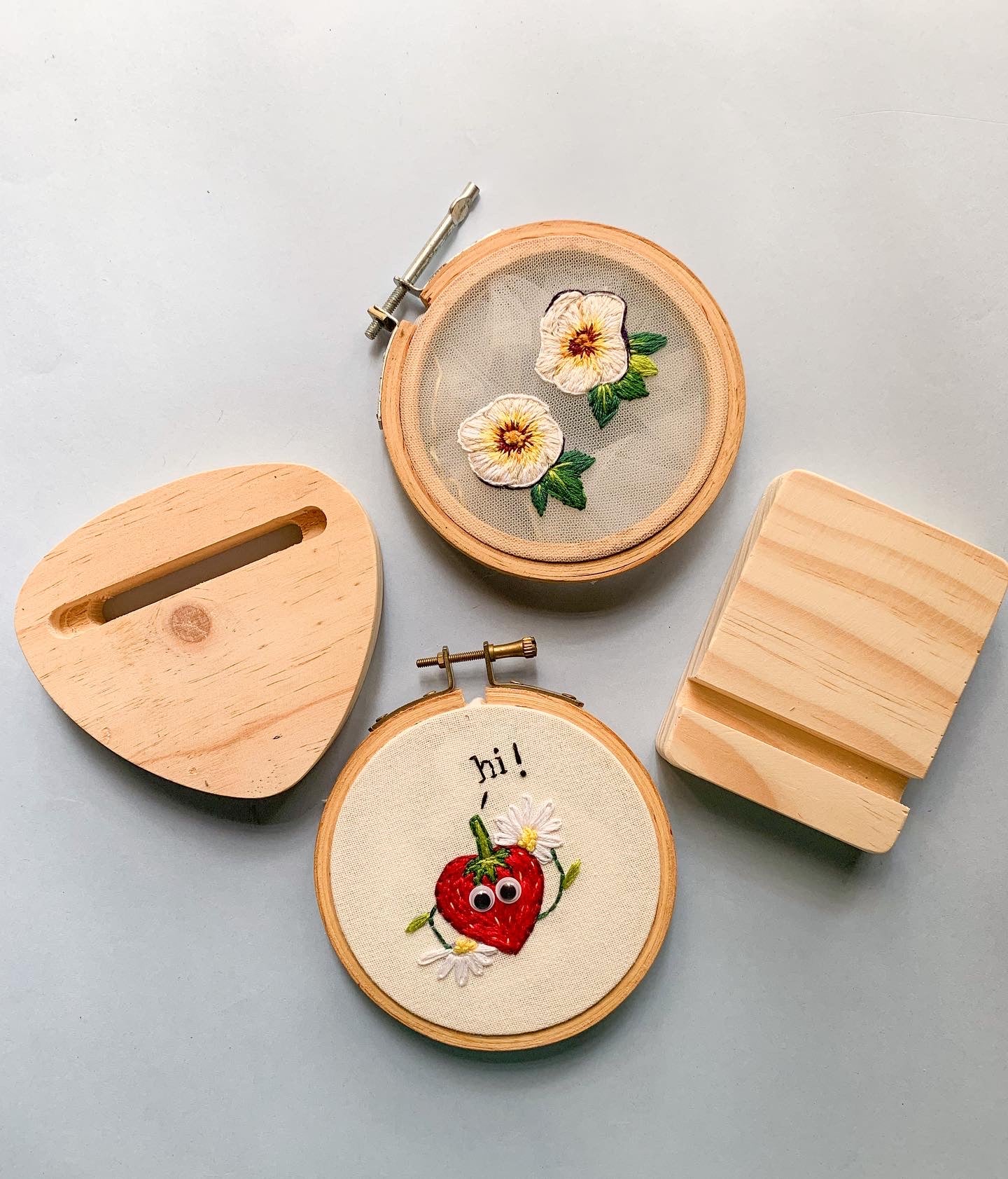 Triangular Hoop Display Base