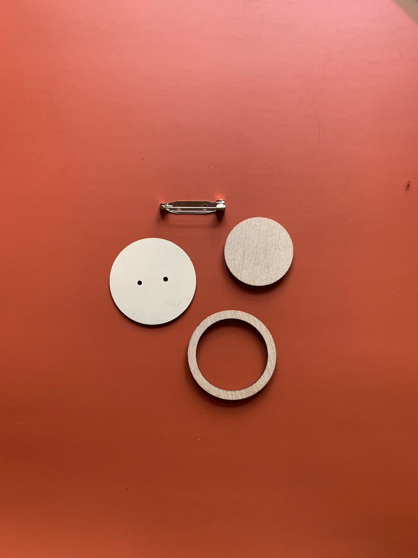Mini Hoop Brooch 4 cm