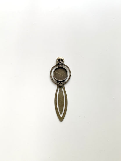 Vintage Bookmark Base 6:  Skull