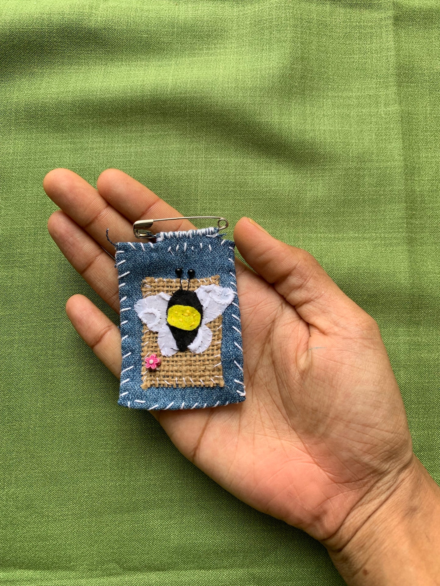 Bee Appliqué Pin (2.5” x 1.7”)