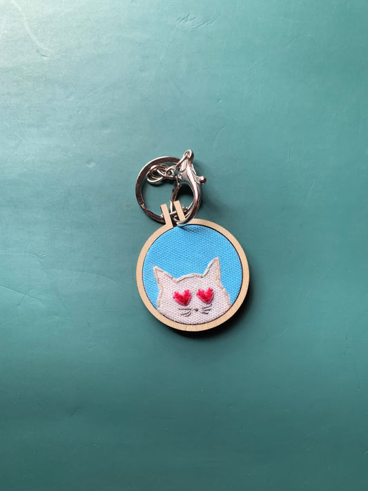 Safed Billy Keychain (5cm)