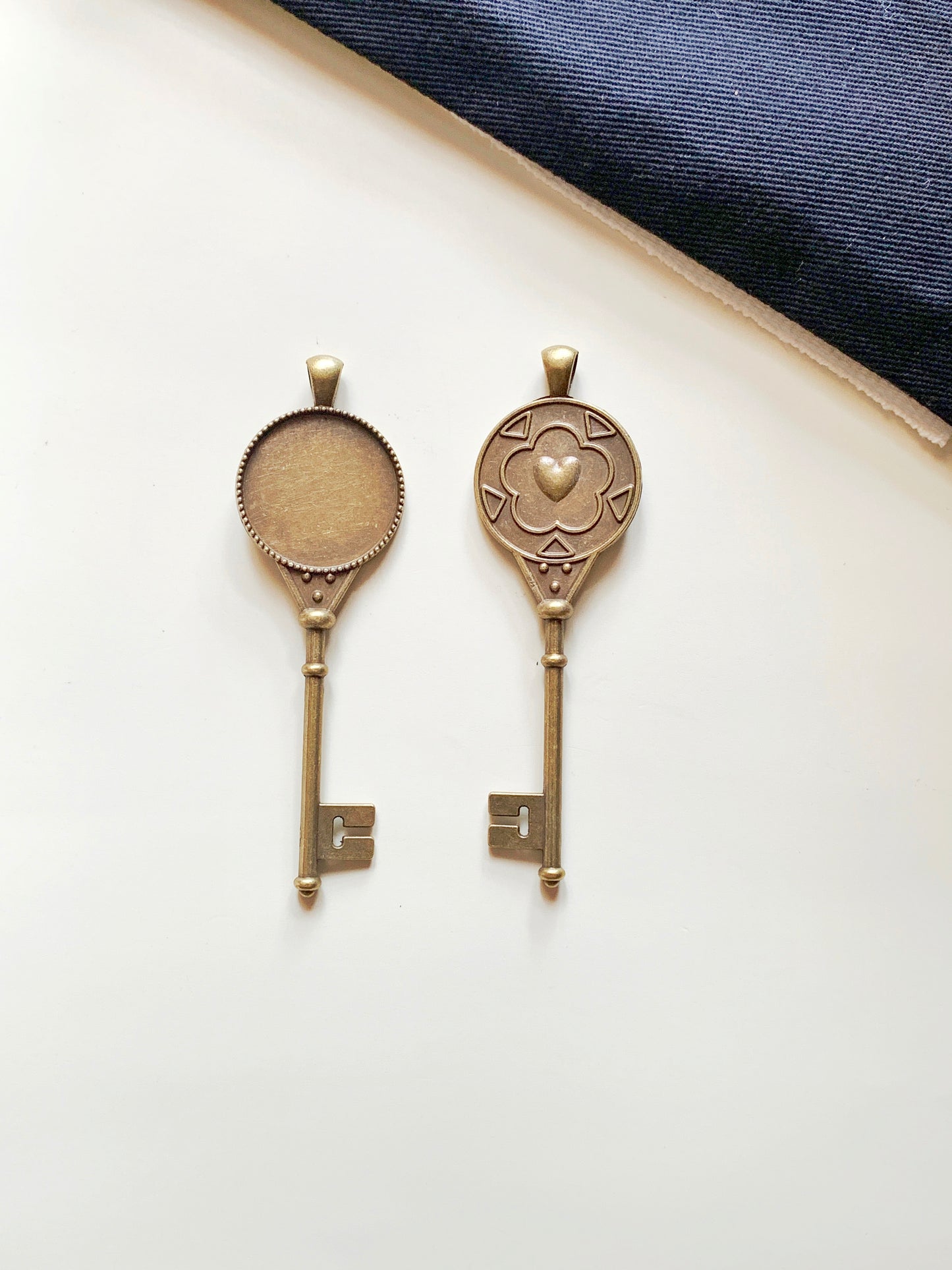 Vintage Key Charm - Antique