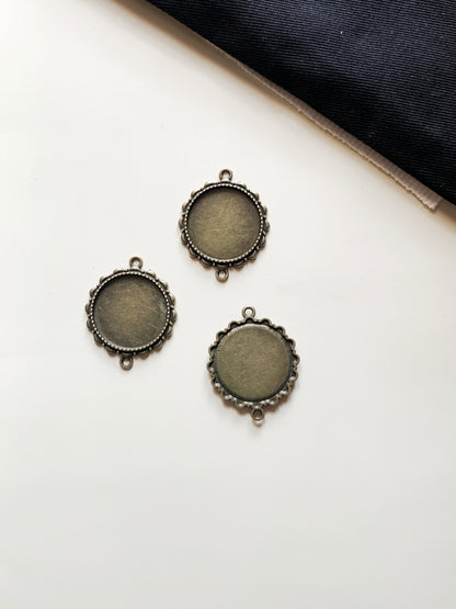 Antique Pendant Base 10