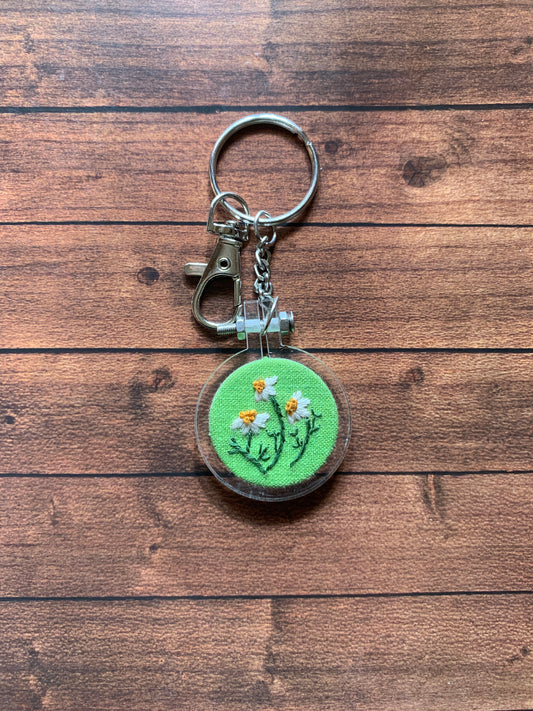 Daisies - 4cm clear hoop Keychain (Made to order)