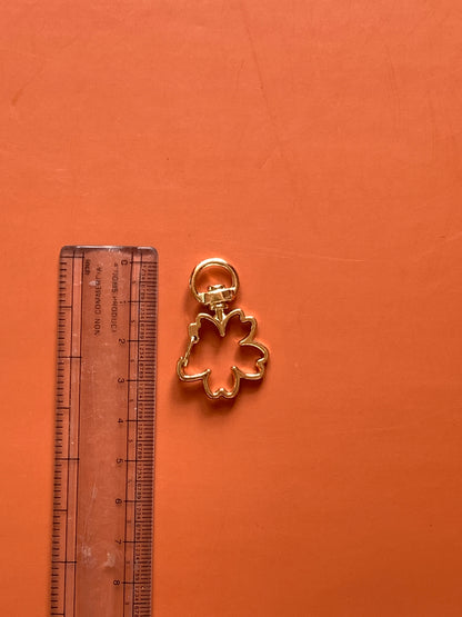 Flower Lobster Hook Gold